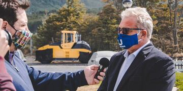 Comenzó la etapa de pavimentación de la calle Bahía de los Abrigos en el barrio Río Pipo en el marco del Plan de Obras de la Municipalidad de Ushuaia.