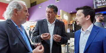Daniel Orozco, presentó junto a directivos de la empresa alemana Alengo, un innovador proyecto de una planta de tratamiento de residuos urbanos.