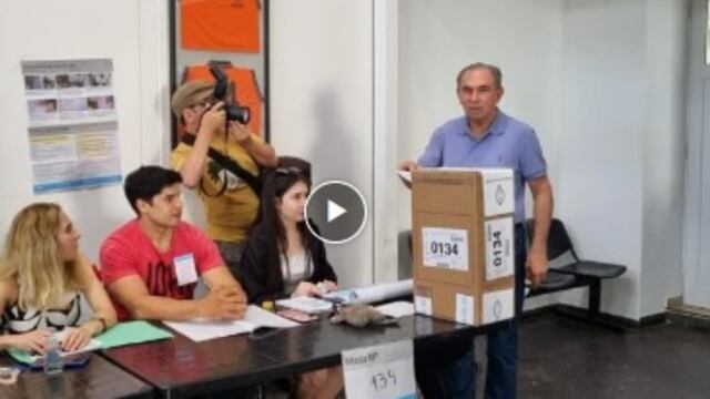 Balotaje 2023: el intendente de Posadas, Leonardo “Lalo” Stelatto, emitió su voto.