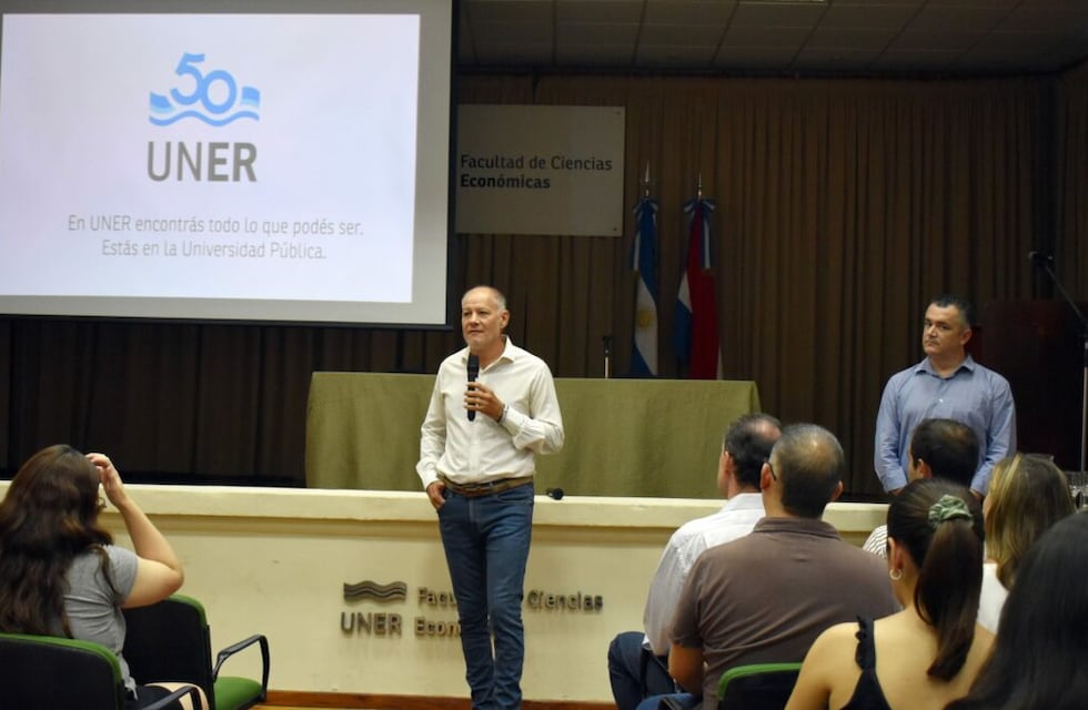 UNER recibe a mas de 21 mil estudiantes y el rector Sabella dió la bienvenida a alumnos de Ciencias Económicas