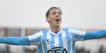 Primer gol para el gol de Racing. Lautaro Cerato acertó para el 1 a 0 contra Patronato (Ramiro Pereyra / La Voz).