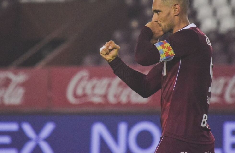 José Sand y su gran momento a los 41 años: récord en Lanús y goleador de la Liga Profesional