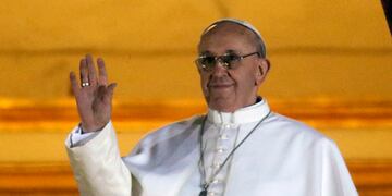 El Papa Francisco sigue con su terapia “sentado en un sillón” y se espera un resultado importante.  (AP)