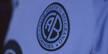 La casaca homenajea de Belgrano al ídolo de los Piratas: "El Potro" Rodrigo (prensa Belgrano)