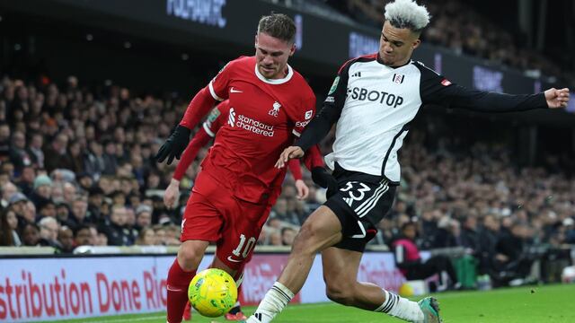 Alexis Mac Allister jugando para el Liverpool.