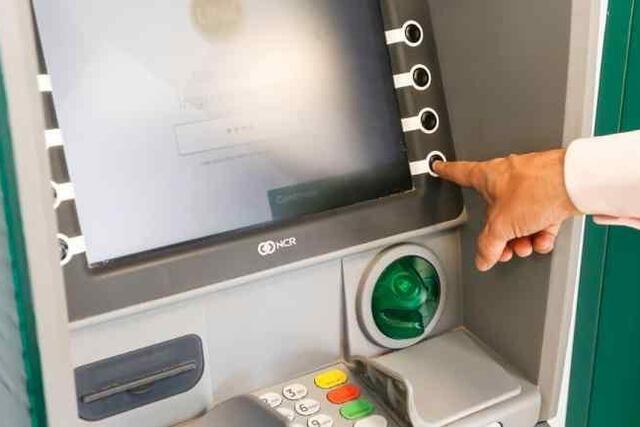 Robaron casi un millón de pesos en cajeros automáticos de Córdoba.