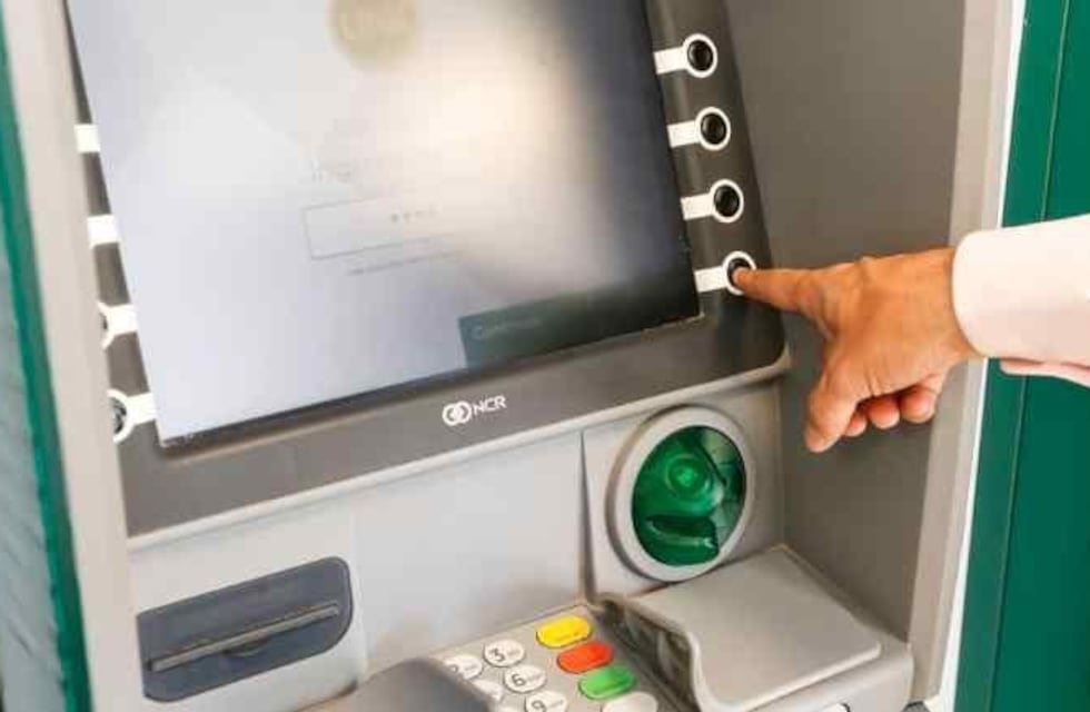 Estafas en Córdoba: una pareja fue condenada por alterar cajeros y robar casi un millón de pesos