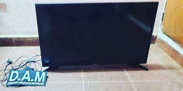 Detienen a dos individuos y recuperan un televisor robado en Posadas.