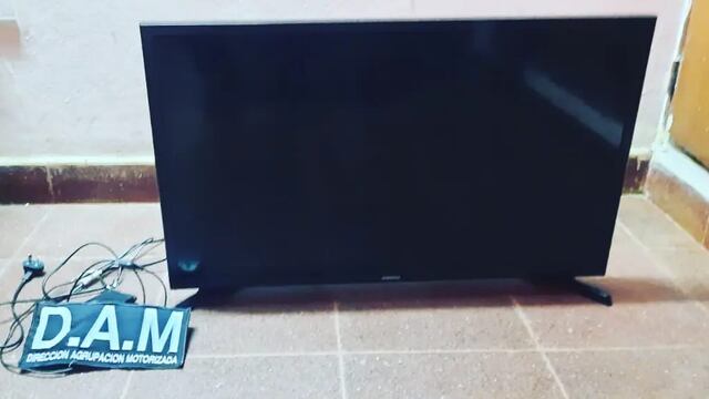 Detienen a dos individuos y recuperan un televisor robado en Posadas.