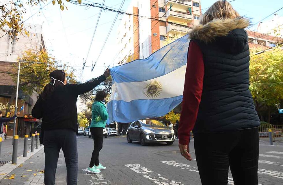 Fopea repudió a manifestantes anticuarentena que violentaron a periodistas en San Luis