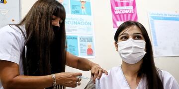 El Gobierno estima que llegarán cinco millones de dosis de la Sputnik V durante enero