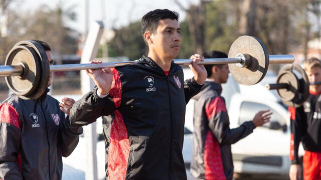 Hugo Vera Oviedo llegó para ser titular en la defensa de Instituto (Leandro Gómez / Prensa IACC).