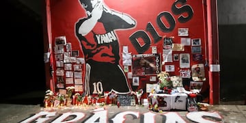 Mural de Maradona en el Coloso Marcelo Bielsa
