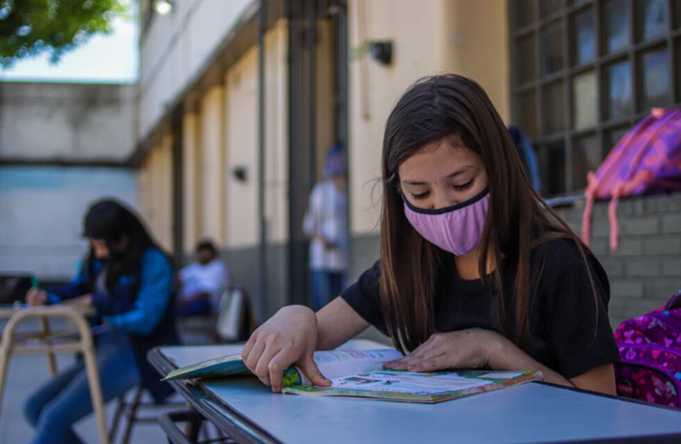 Vuelta a clases: la Ciudad podría flexibilizar los protocolos para la cursada presencial