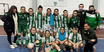 Banfield retiró del torneo al equipo de futsal femenino que se anotó goles en contra para perder ante Gimnasia. (Gentileza)