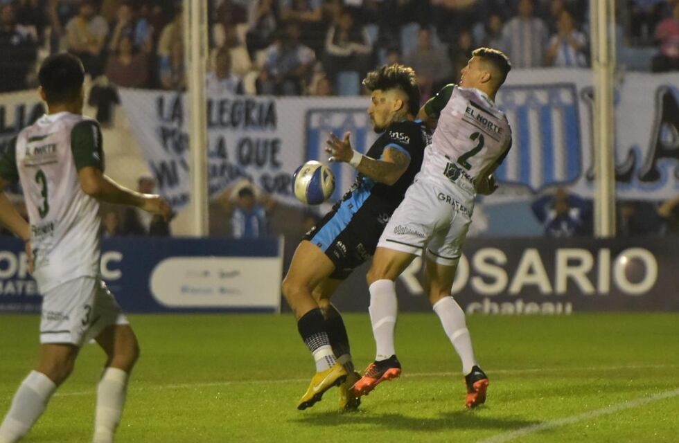 Racing se lo dio vuelta a Sportivo Belgrano en el Miguel Sancho y sigue como líder