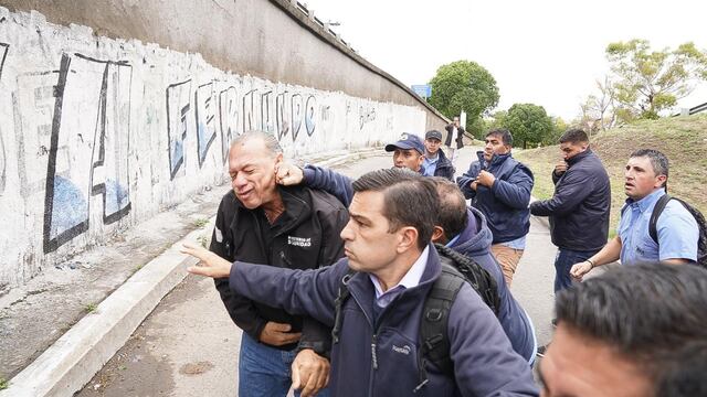 Protesta de colectiveros. Así fue la agresión a Sergio Berni. (Maxi Failla/ Clarín)