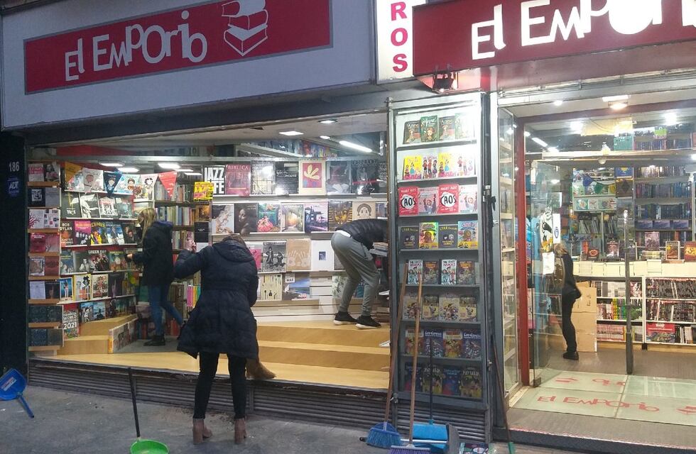 Córdoba: salvaje ataque a pedradas a una importante librería céntrica