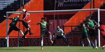 Newell's derrotó 2 a 1 a Sarmiento en un amistoso (Newell's)
