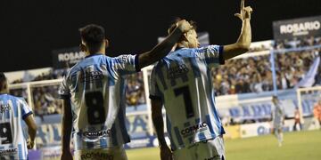 Franco "Wachi" García anotó el segundo para la Academia ante Defensores de Villa Ramallo. (Prensa Racing).