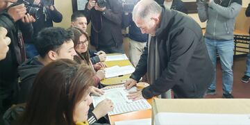 Luis Juez emitió su voto.