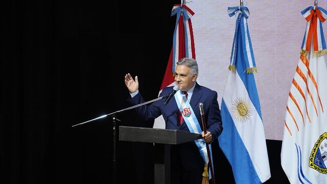 En el acto de asunción, Martín Llaryora se refirió a Javier Milei.