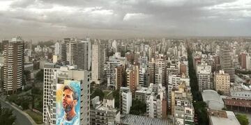 La ciudad amaneció pasada por agua y con mucha humedad.