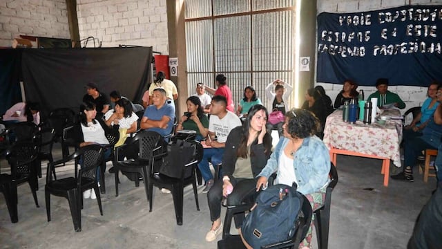 En el primer encuentro del seminario en el barrio Islas Malvinas participaron operadores socio-terapéuticos y profesionales que trabajan con adolescentes en conflicto con la ley.
