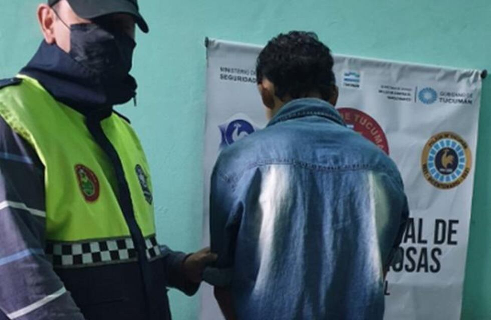 Sorprendieron infraganti a un hombre que distribuía marihuana en Plaza Urquiza