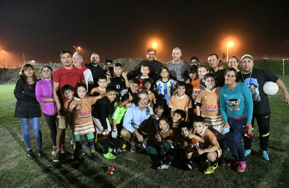 Luis Castellano visitó la Escuelita Deportiva de barrio Barranquitas