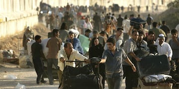Miles de civiles evacúan cada día del norte de la Franja de Gaza en dirección al sur.
