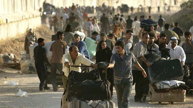 Miles de civiles evacúan cada día del norte de la Franja de Gaza en dirección al sur.
