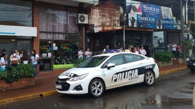 Eldorado: investigan el robo a mano armada a una joyería local.