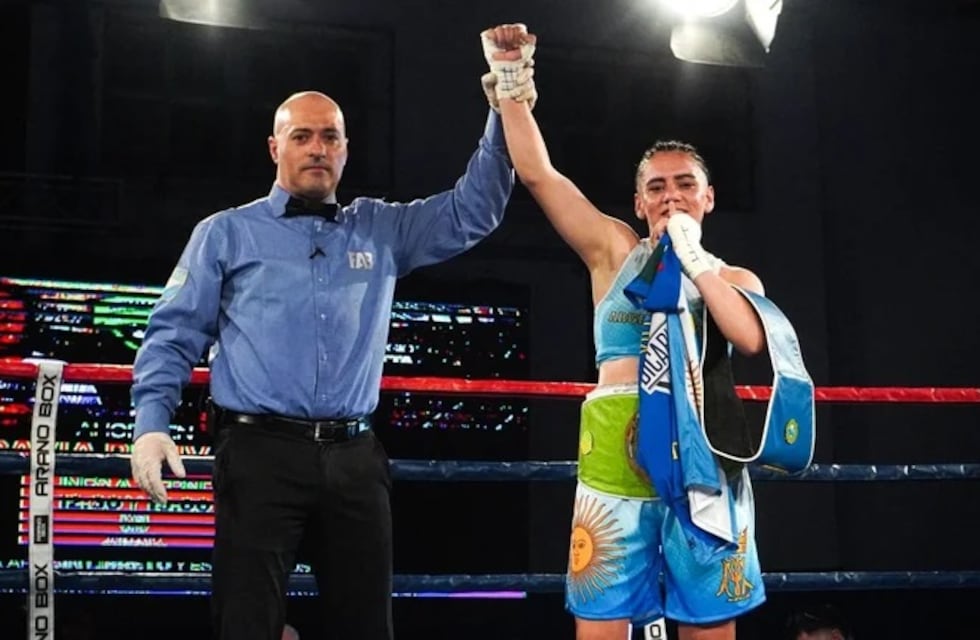 Boxeo femenino: la puntana Micaela “La Princesita” Luján se quedó con la doble corona supermosca