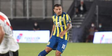 El mediocampista no viajará a Chile para enfrentar a Huachipato este miércoles. (@carcoficial)