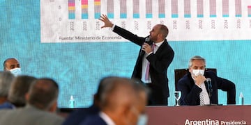 El ministro de Economía, Martín Guzmán, y el presidente Alberto Fernández, impulsan un nuevo impuesto sobre el sector productivo.