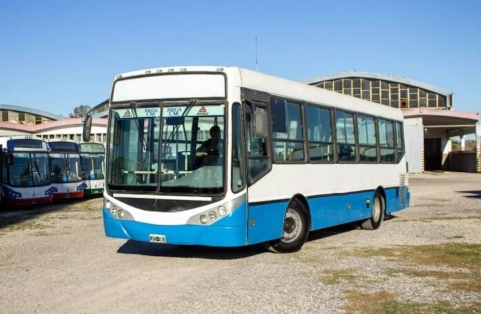 Concepción de la Sierra: entregaron un colectivo escolar a escuelas rurales