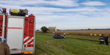 Una mujer volcó su auto en Estación General Paz.