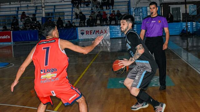 Ateneo y Carlos Pellegrini comienzan a definir el campeón puntaltense. Foto: Néstor Franchi.