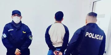 Vecinos retuvieron a un presunto ladrón en el barrio Itaembé Guazú de Posadas.