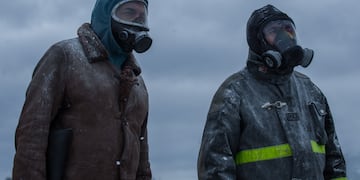 El Eternauta. (L to R) Ricardo Darín as Juan Salvo, César Troncoso as Favalli in El Eternauta. Cr. Marcos Ludevid / Netflix ©2025