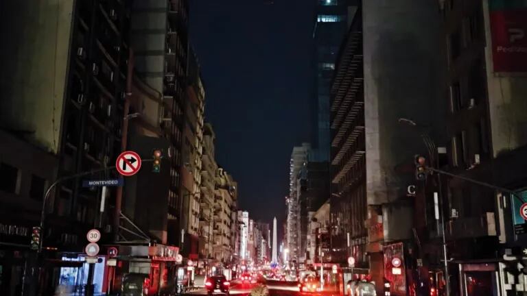 Durante la previa de Año Nuevo, surgió un corte de luz masivo en el AMBA.