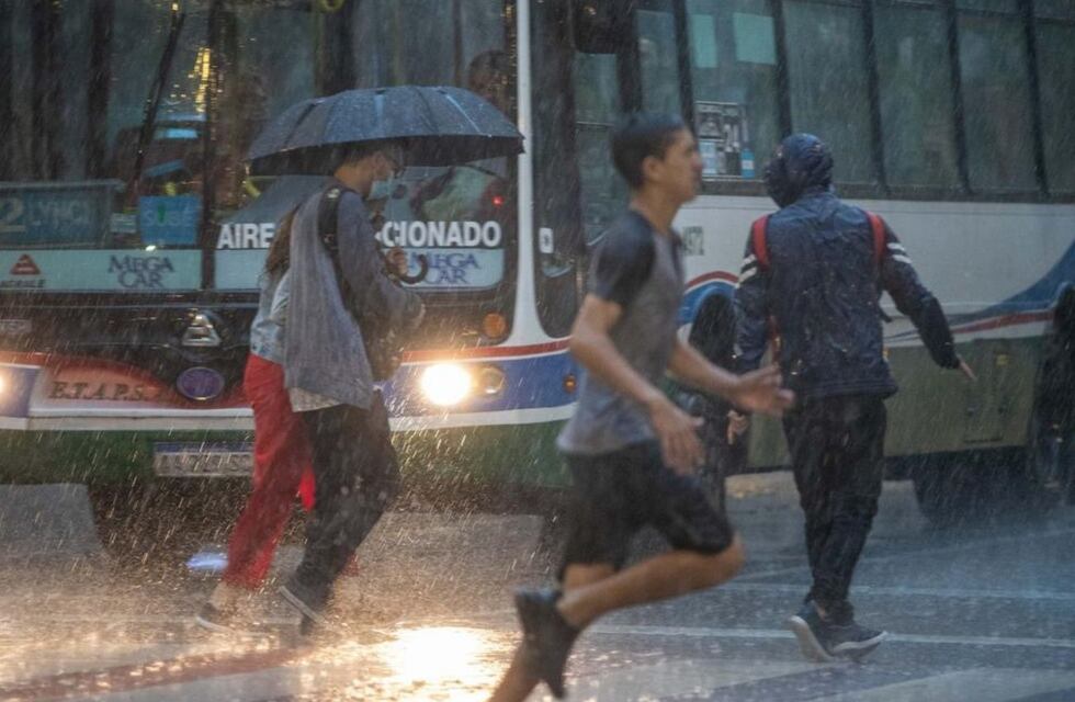 Alerta por fuertes tormentas y posible caída de granizo en Buenos Aires