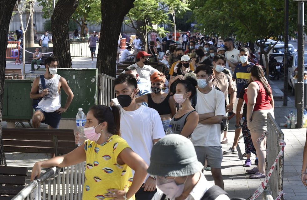 Covid en Córdoba: 33 muertes y más de 12 mil casos en las últimas 24 horas