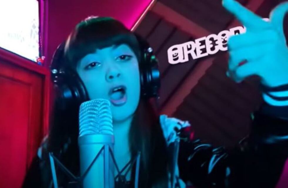 La Miedosa ahora es La Talentosa: More con Flow estrenó su nuevo tema, “Precaución”