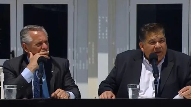 Mario Ishii y Alberto Fernández se mostraron juntos durante un acto en José C. Paz. (Foto / Clarín)