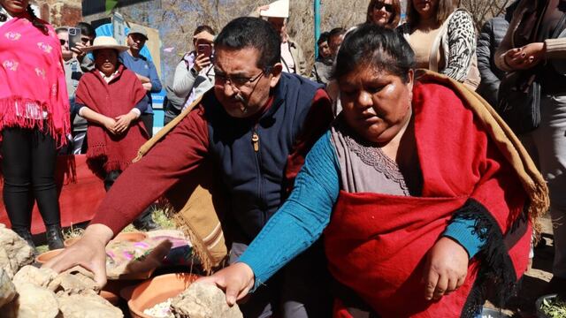 "La prosperidad se logra con más trabajo y unidad", dijo el intendente Dante Velázquez al mencionar las intenciones en el tributo a la Pachamama.