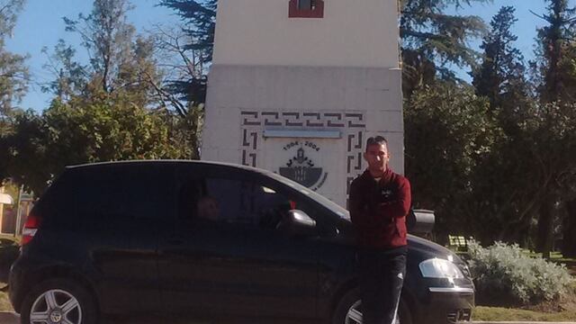 El hombre que se tatuó el dique Potrerillos