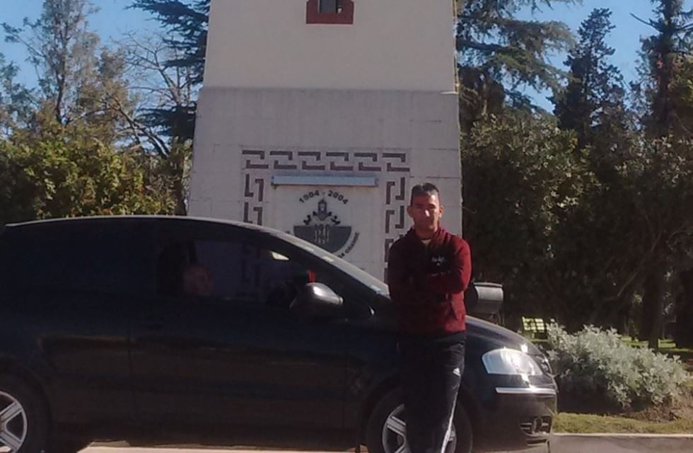 La historia de Andrés: se tatuó el Dique Potrerillos en honor a su mamá