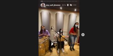 La línea de tambores de Jiménez ahora tiene mayoría femenina. (Instagram @soy_carli_jimenez)